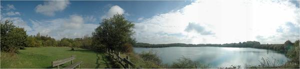 Sous le lac bleu - Luc Penin